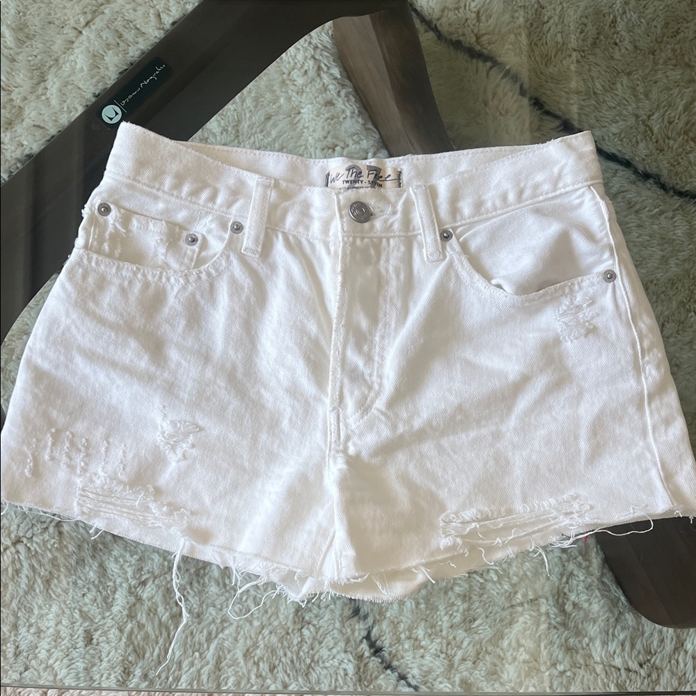 Woman’s Jean Short - White